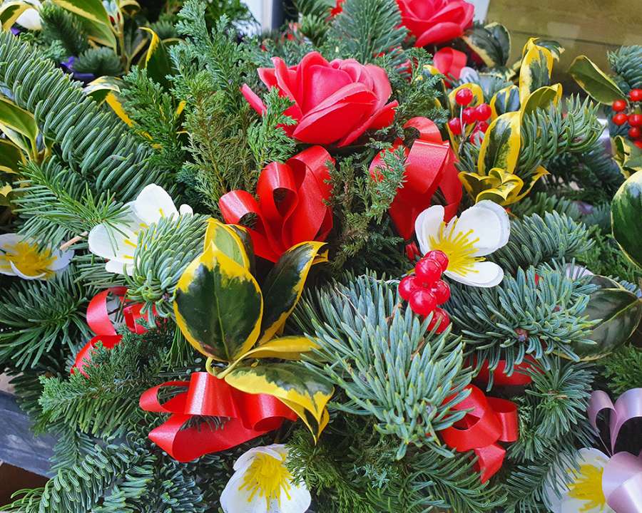 Lyonshall christmas Posie red in detail