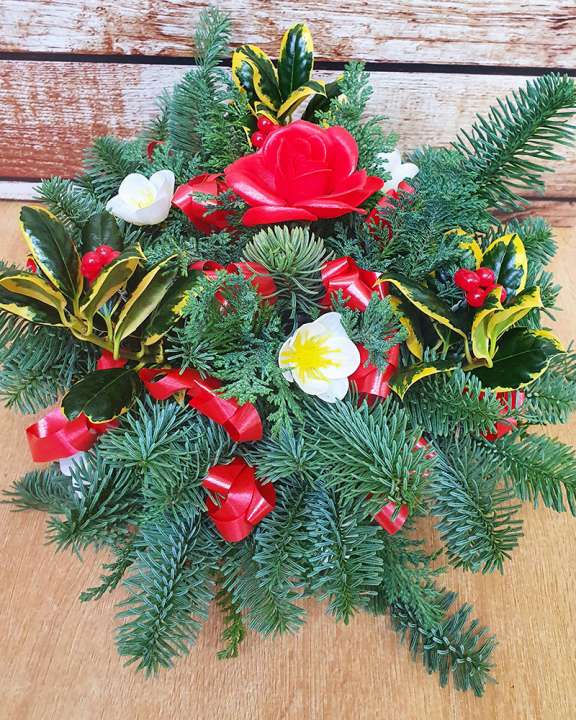 Lyonshall christmas posie red 